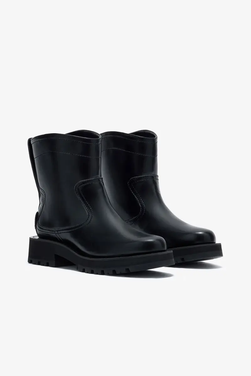 Botas en oleatex negro bajo